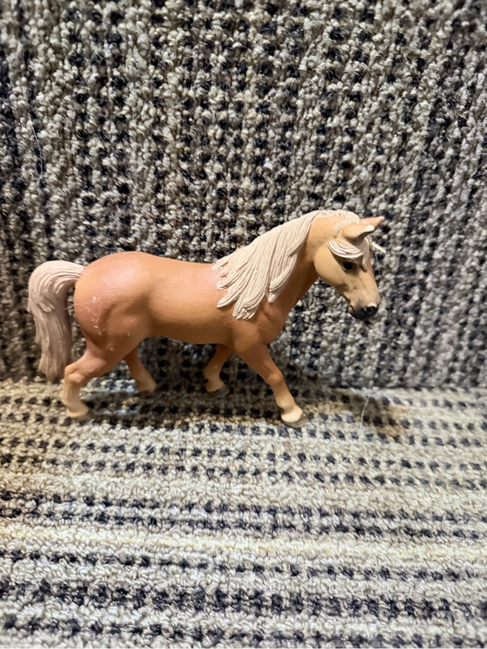 Schleich  Tennessee Walker Tan/Pale Toy Horse Figurine cake topper